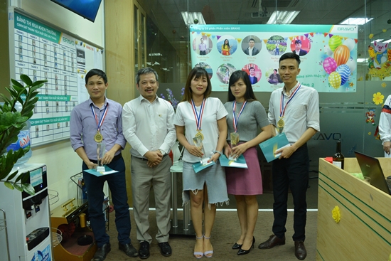 Trao cúp NVXS và khen thưởng tháng 1/2019