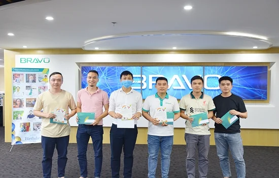 BRAVO HN tặng quà cho con em CBNV mừng ngày Quốc tế thiếu nhi 1/6