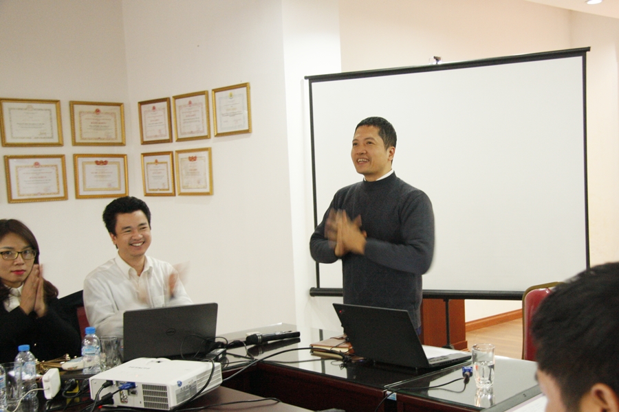 Anh Phạm Trung – CTHĐQT phát biểu trong Hội nghị