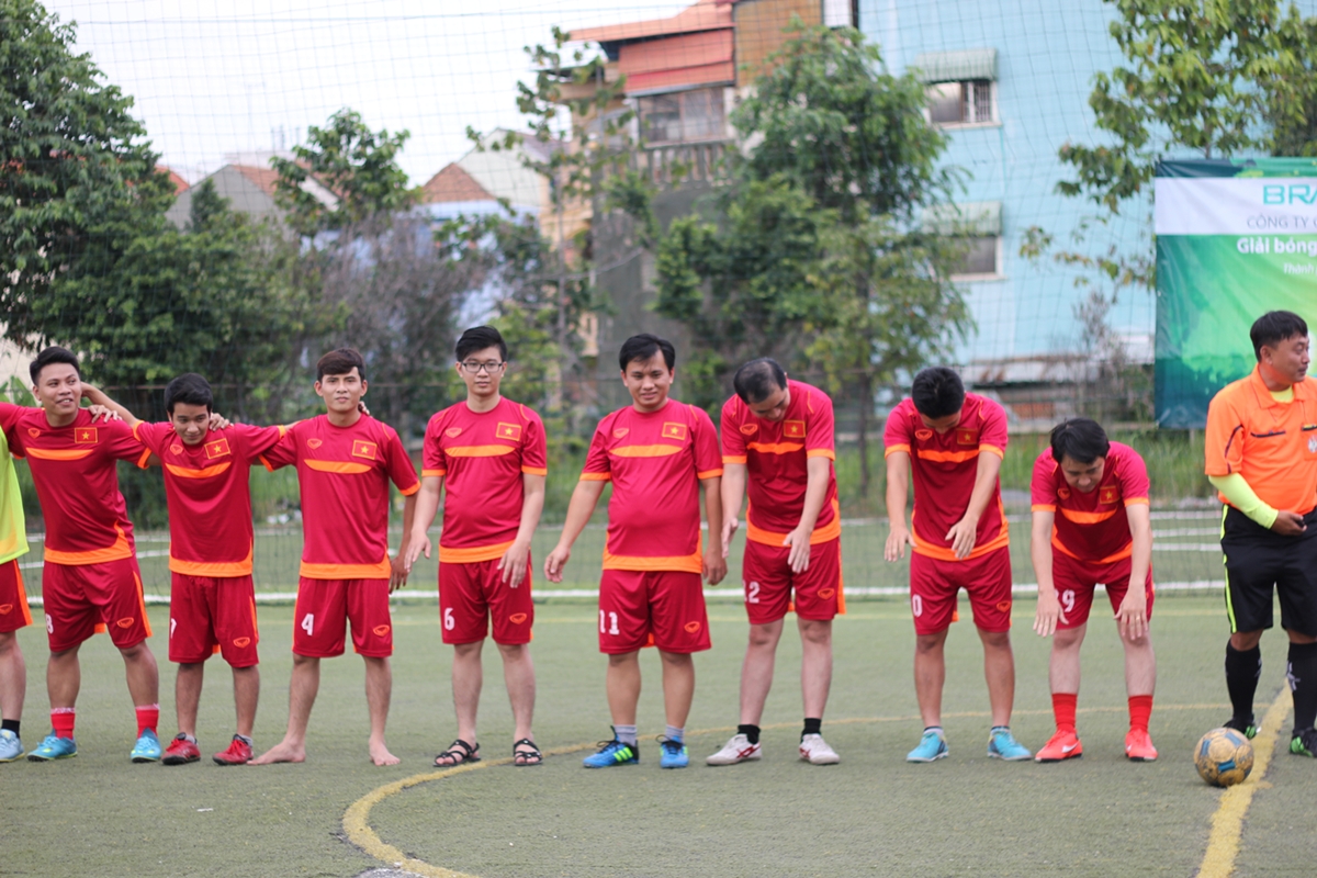 Áo đỏ với cú lội ngược dòng ngoạn mục