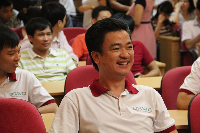 Anh Ninh Ngọc Hiếu cũng có những lời giải đáp, hỗ trợ diễn giả 