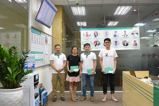 Khen thưởng “nóng” tháng 7 cho CBNV có thành tích xuất sắc