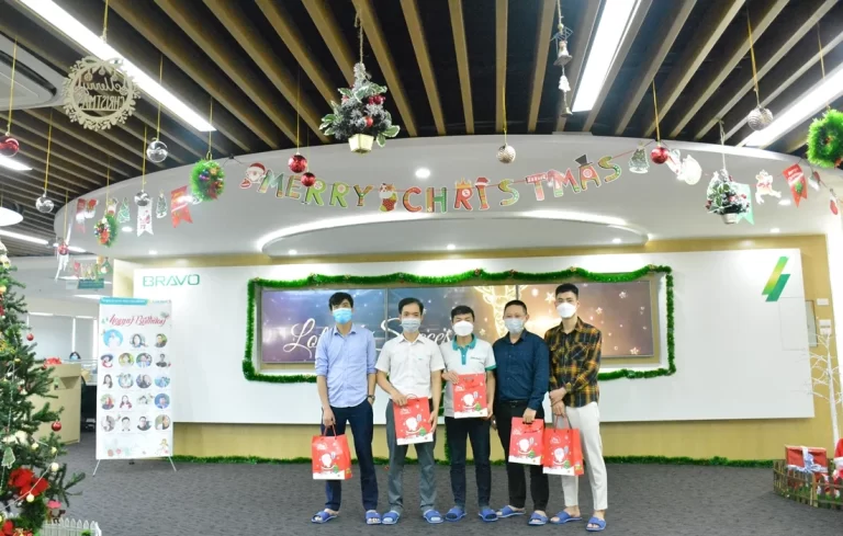 Mừng Giáng sinh 2021 đầy ấm áp tại văn phòng BRAVO HN