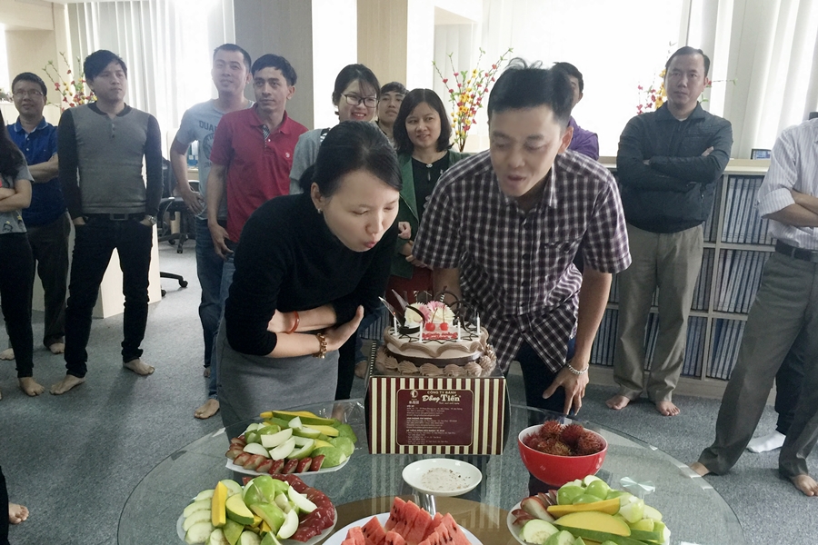 Cúp nhân viên xuất sắc tháng 1 của BRAVO Đà Nẵng