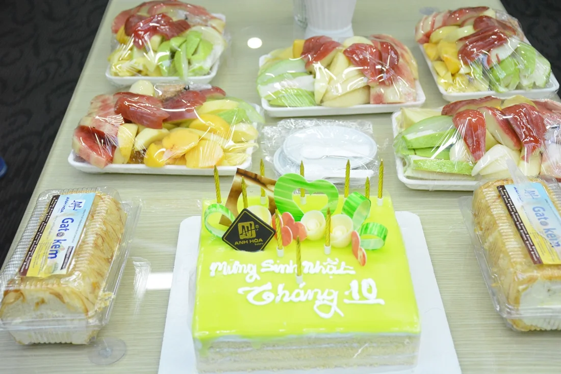 Bữa tiệc sinh nhật đầm ấm và vui vẻ