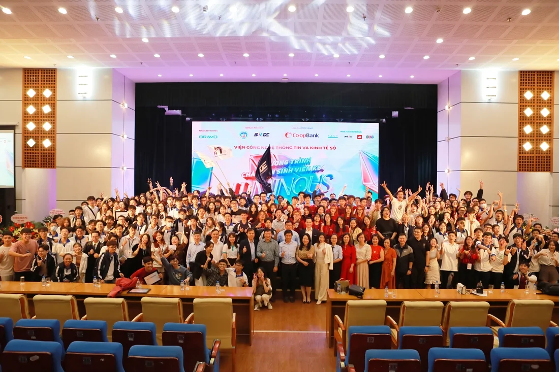 Chương trình chào Tân sinh viên K64 - Viện CNTT & Kinh tế số