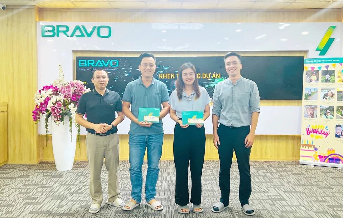 Thưởng nóng CBNV Kinh doanh và Tư vấn ký kết hợp đồng BRAVO ERP với Công ty Vàng Phước Sơn