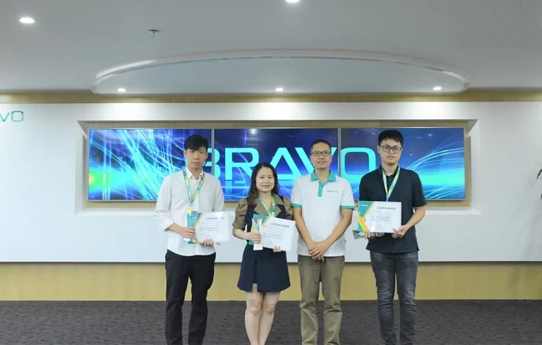 Trao cúp NVXS và các khen thưởng tháng 9