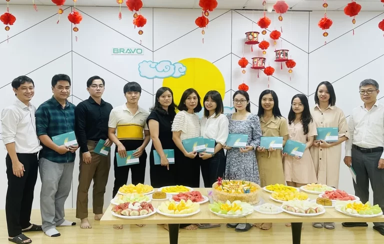 Trao giải thưởng PTSP tháng 8 và sinh nhật CBNV tháng 9