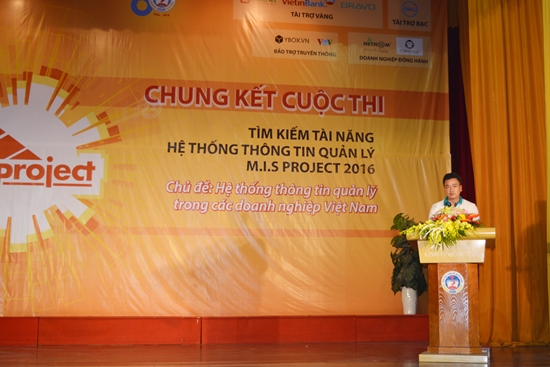 Anh Ninh Ngọc Hiếu phát biểu tại cuộc thi M.I.S Project 2016
