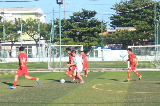 Tinh thần thi đấu luôn được dâng cao trong suốt thời gian diễn ra trận bóng