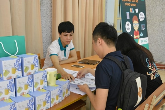 BRAVO đồng hành cùng sinh viên Thương mại trong Ngày hội việc làm 2017