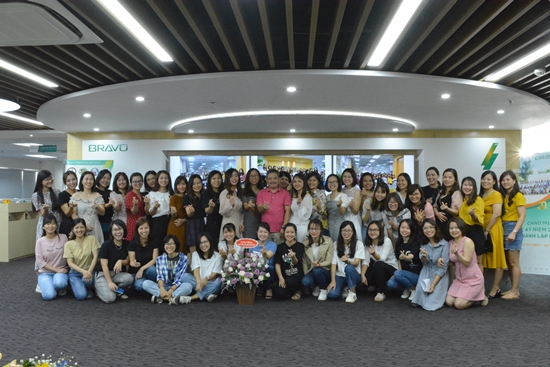 Rộn ràng không khí chào mừng ngày Phụ nữ Việt Nam 20-10 tại BRAVO