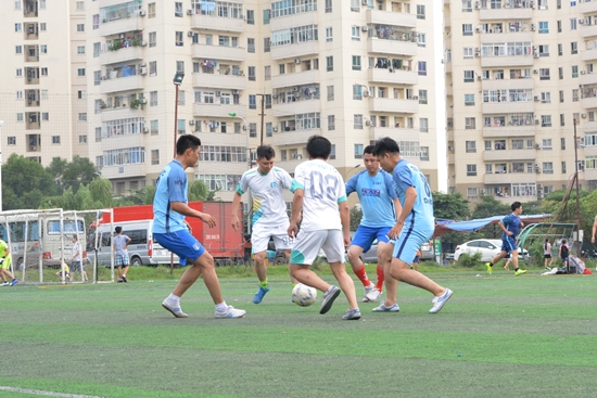 Các cầu thủ nhập cuộc với một tinh thần thi đấu không gì có thể quật ngã