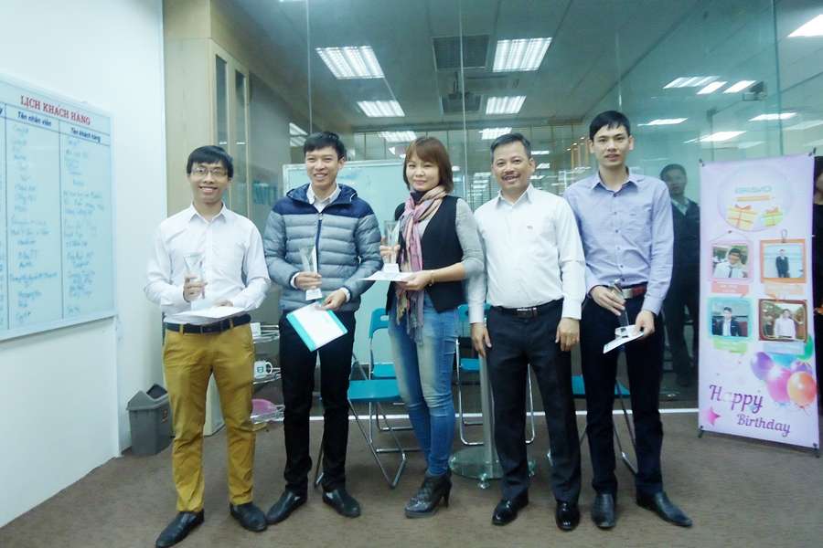 Cúp nhân viên xuất sắc đầu xuân của BRAVO Hà Nội 