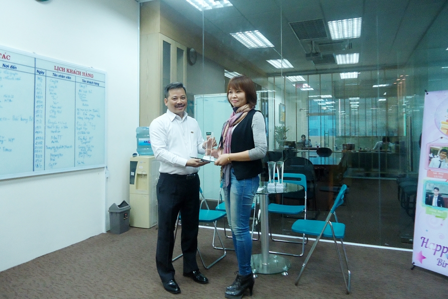 Cúp nhân viên xuất sắc đầu xuân của BRAVO Hà Nội 