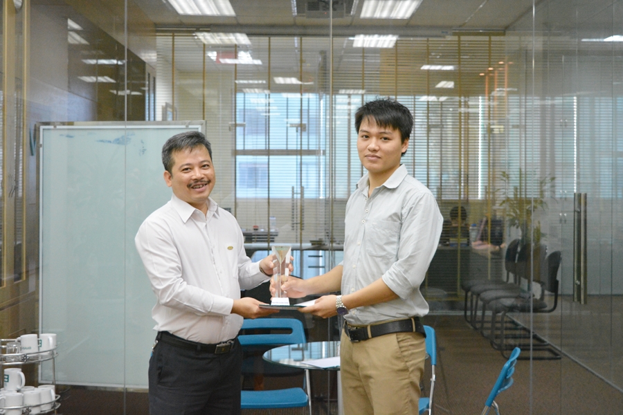 Khen thưởng cá nhân và tập thể xuất sắc tháng 3 