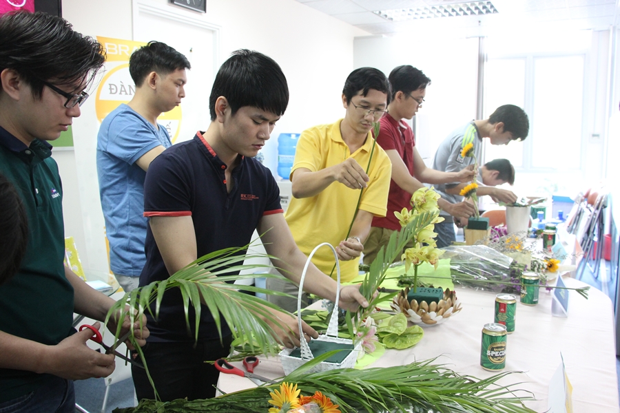 Phần thi Cắm hoa được chuẩn bị kỹ lưỡng