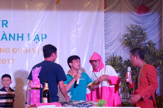 Ca khúc Đông với màn múa phụ họa vô cùng đặc sắc