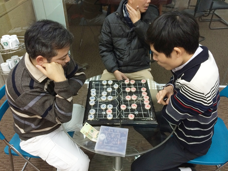 “Đấu trí” bằng cờ tướng