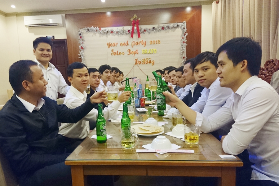 Phòng Kinh doanh ĐN tưng bừng tất niên sớm