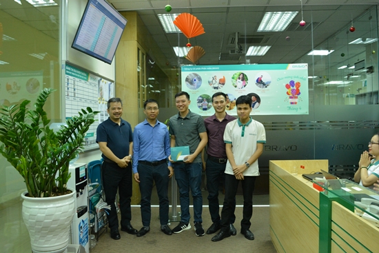 Khen thưởng CBNV Triển khai và Kinh doanh xuất sắc tháng 4/2019