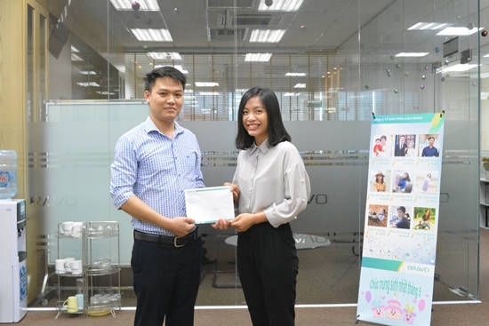 Khen thưởng nhân viên có thành tích xuất sắc tại BRAVO-HN