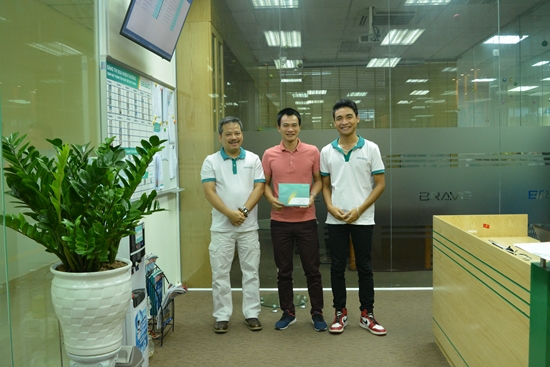 Thưởng “nóng” nhóm CBNV Triển khai xuất sắc tại BRAVO HN