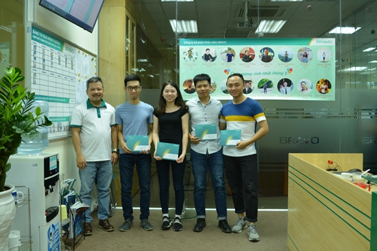 Thưởng “nóng” CBNV Kỹ thuật triển khai xuất sắc tháng 8/2019