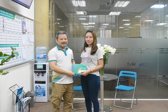 Khen thưởng CBNV Kinh doanh xuất sắc tháng 3/2018