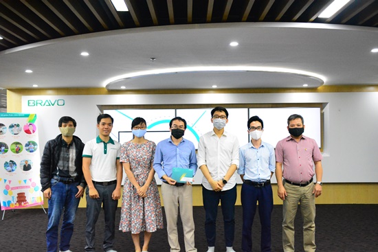 Trao tặng các quyết định khen thưởng trong tháng 4/2020 tại BRAVO HN