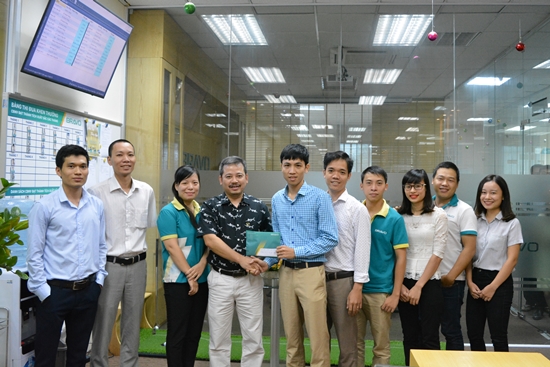 Khen thưởng đội dự án Triển khai hợp đồng cho Công ty Cổ phần Vận tải và Xếp dỡ Hải An