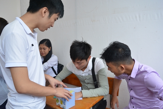 Nhận phần quà ý nghĩa