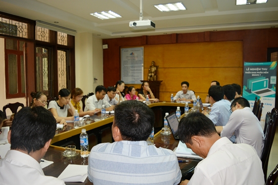 Ông Hưng – Phó giám đốc Cảng Nghệ Tĩnh chủ trì buổi họp nghiệm thu