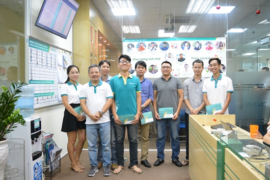 Tổng kết SXKD 6 tháng đầu năm và khen thưởng NVXS