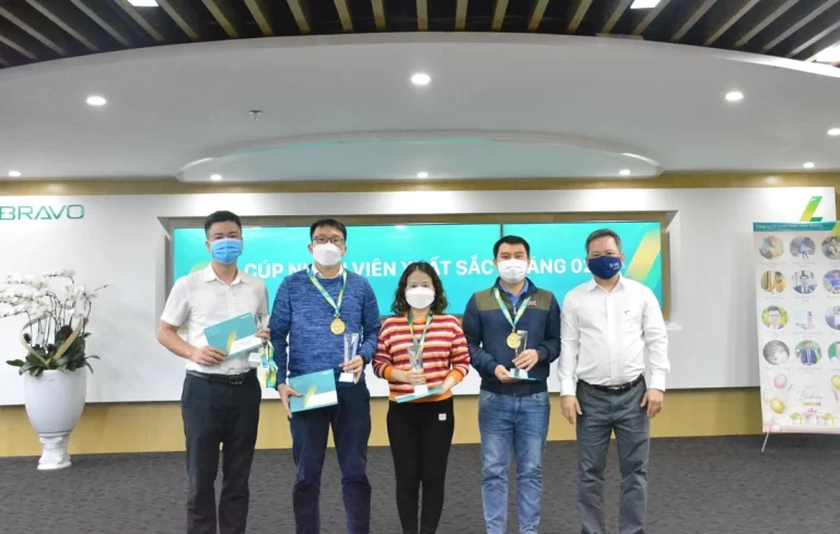 Trao cúp NVXS, giải PTSP tháng 2 và khen thưởng nóng tại BRAVO Hà Nội