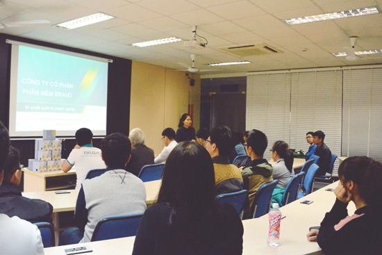 Cô Hà Thu Giang – giảng viên Khoa Toán Tin