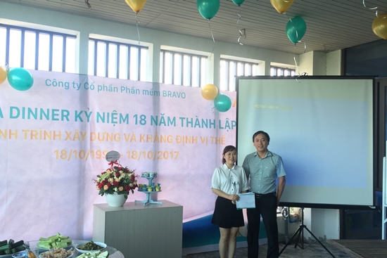 Trao Cúp NVXS tháng 9