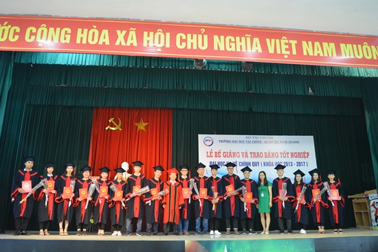 Lễ Bế giảng và trao bằng tốt nghiệp Đại học K1