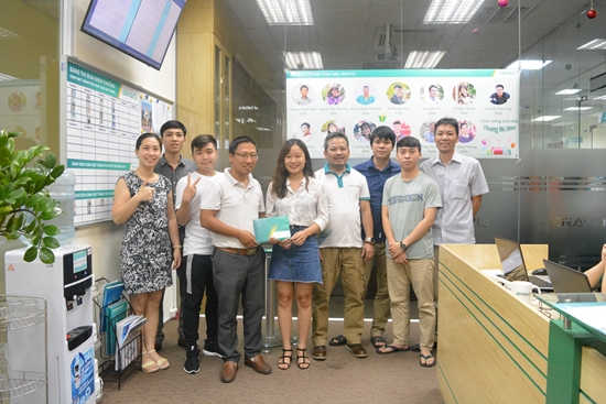 Khen thưởng CBNV Triển khai và Kinh doanh xuất sắc tháng 6/2018