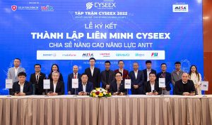 Ông Ngô Đình Hải – GĐ Công nghệ BRAVO (thứ 2 từ trái sang) tham gia ký kết thành lập Liên minh CYSEEX