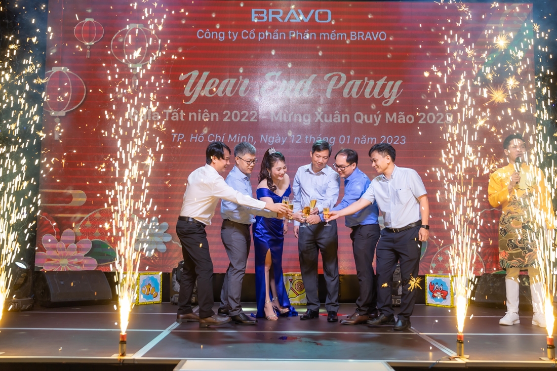 BRAVO HCM nâng ly khai mạc Gala Tất niên 2022 – Mừng Xuân Quý Mão 2023