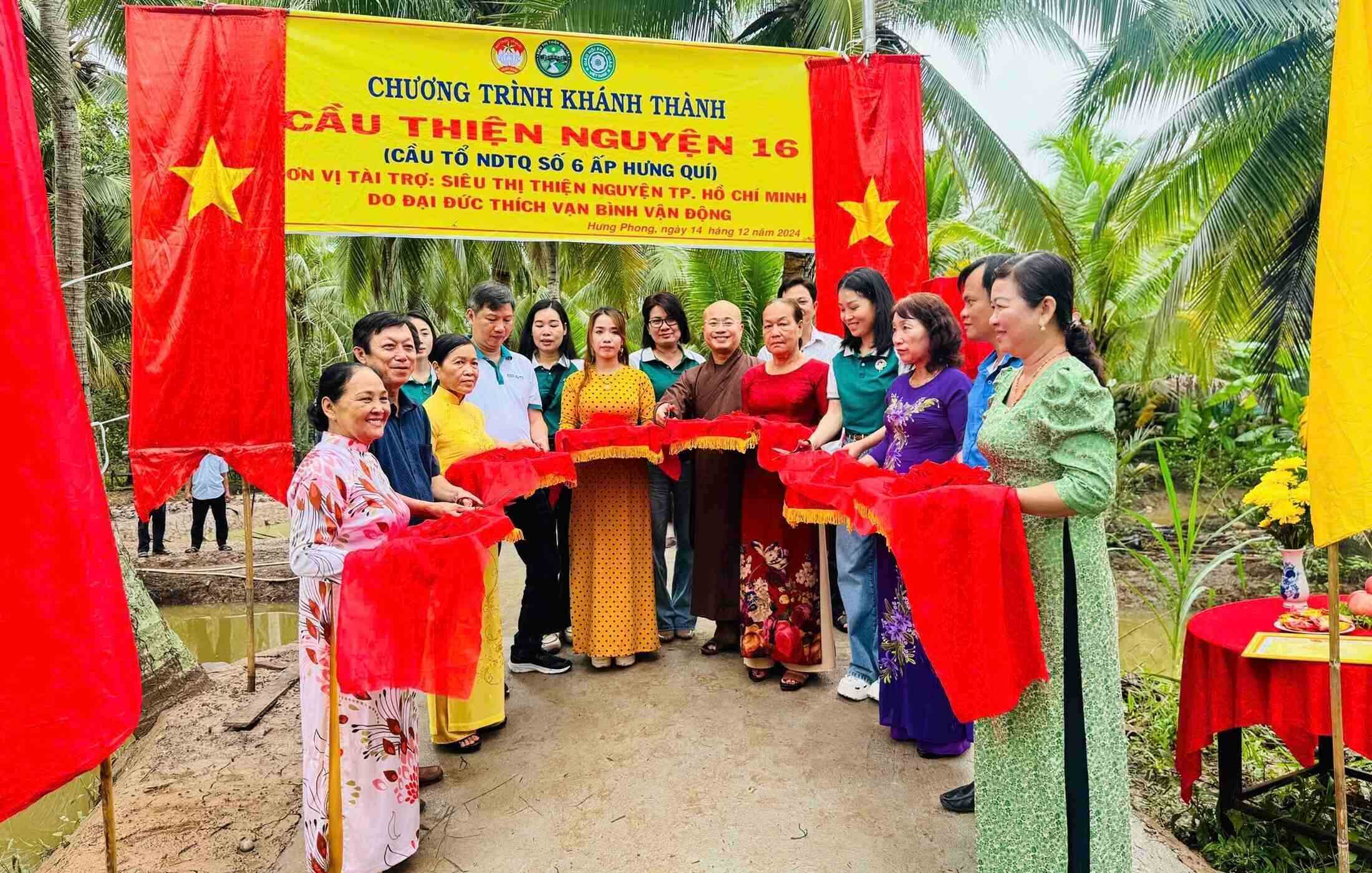 Lễ khánh thành bàn giao Cầu Thiện nguyện 16 (Cầu tố NDTQ số 6 ấp Hưng Quí) tại xã Hưng Phong, tỉnh Bến Tre.