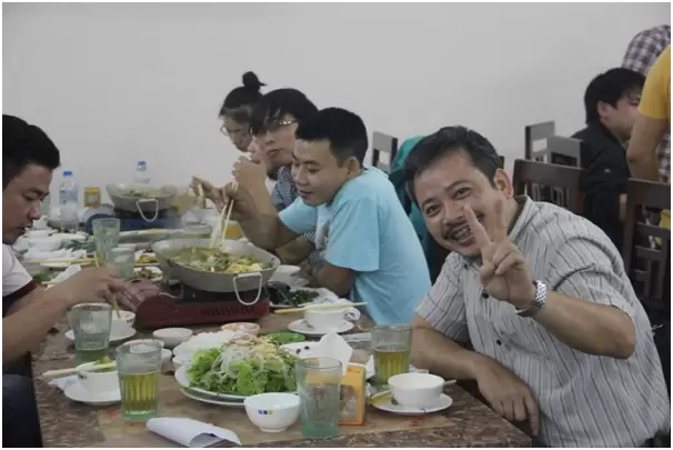 “Sếp tổng xì tin” “Sếp tổng xì tin”