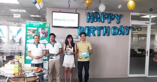 BRAVO Đà Nẵng trao cup Nhân viên xuất sắc và mừng sinh nhật tháng 10