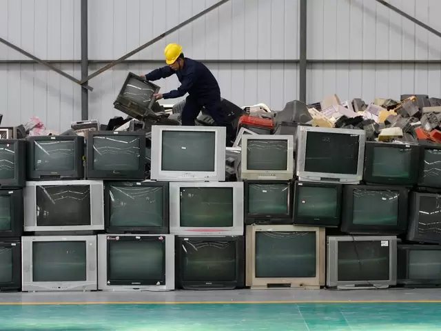 Description: https://cafebiz.vcmedia.vn/k:2016/2-nhung-du-doan-cua-bill-gates-cach-day-20-nam-da-tro-thanh-su-that-1451912815049/nhung-du-doan-cua-bill-gates-cach-day-20-nam-da-tro-thanh-su-that.jpg