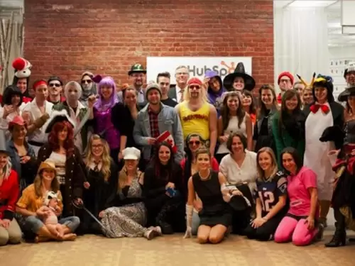 Description: Nguồn: HubSpot.