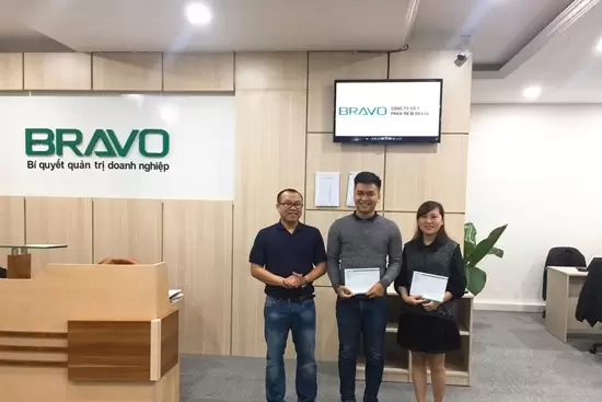 Trao cúp NVXS và khen thưởng tháng 01/2018