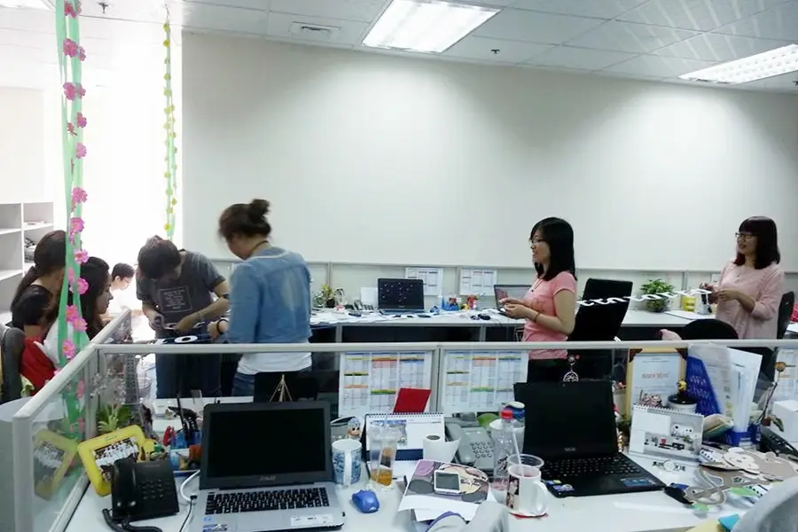 Hậu trường trang trí văn phòng BRAVO-HCM