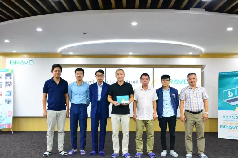 Khen thưởng CBNV trong việc phát triển sản phẩm BRAVO 8R2 (ERP-VN)